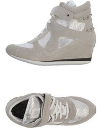 replay wedge trainers