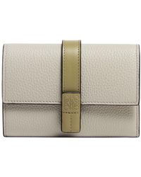 Loewe - Petit Portefeuille Vertical En Cuir De Veau Grainé Souple - Lyst
