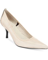 tahari dottie pumps