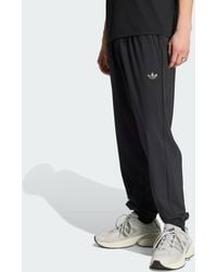 adidas Originals - Pants Adidas Tech Trefoil Essentials Track Pant - Lyst