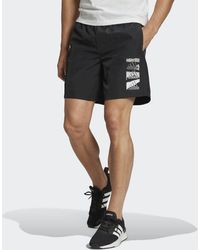 adidas Essentials BrandLove Chelsea Woven Shorts - Schwarz