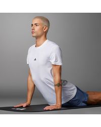 adidas - T-shirt da yoga Designed for Training Seamless - Lyst