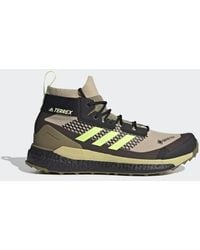 terrex bounce hiker