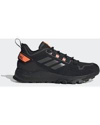 terrex frozetrack mid winter hiking shoes