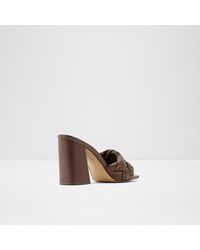 naturalizer blakely pump