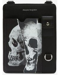 Alexander McQueen Torn Skull Smartphone Case - Black