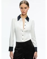 Alice + Olivia - Willa Fitted Placket Top - Lyst