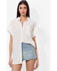 Alice + Olivia - Finely Short Sleeve Button Down - Lyst