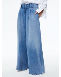 Alice + Olivia - Anders Low Rise Pleated Jean - Lyst
