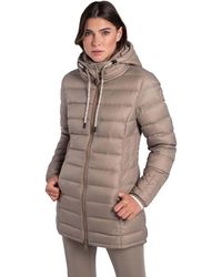 Lolë Clothing for Women | Online Sale 