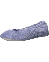 Isotoner - Moisture Wicking And Suede Sole For Comfort And Fabric - Lyst