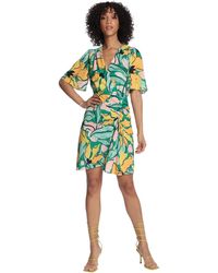 Maggy London - Plus Size Floral Printed Surplus Bodice Flutter Sleeve Dress With Ruched Side Front Skirt - Lyst