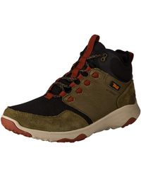 teva hiking boots