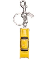 最終値下げ　COACH スモール タクシー バッグ チャーム　イエローキャブ COACH - 希少 コーチ スモールタクシー バッグチャーム