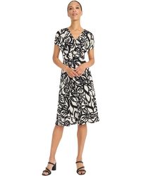 Maggy London - S V-neck Cap Sleeve Knee Length-fitted Bodice With A-line Skirt-special Occasion Cocktail Dress - Lyst