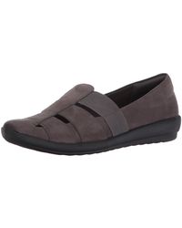 easy spirit moccasins