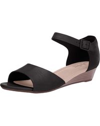 clarks abigail sun