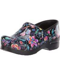 dansko flower clogs
