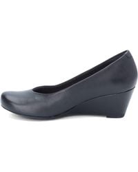 Clarks - Flores Tulip Wedge Pump,black Leather,10 M Us - Lyst