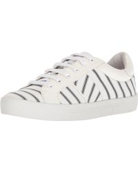 joie tennis shoes