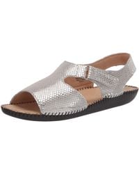 naturalizer flat sandals