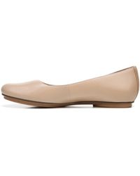 Naturalizer - S Maxwell Round Toe Comfortable Classic Slip On Ballet Flats,crème Brulee Beige Leather,7 Wide - Lyst