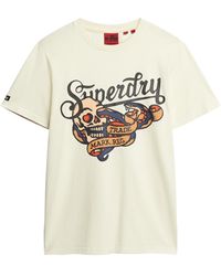 Superdry - T-Shirt mit Tattoo-Schriftzug und Grafik Wollweiß S - Lyst