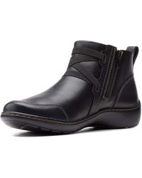 clarks trace cora black