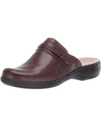 clarks brown leather clogs