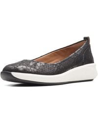 Clarks - Un Rio Vibe S Low Wedge Pumps 3.5 Uk Black - Lyst