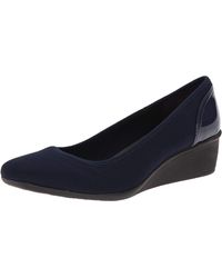 sport taelyn wedge pump