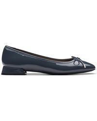 Clarks - Ubree 15 Step Leather Shoes In Navy Patent Standard Fit Size 4 - Lyst