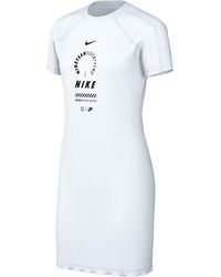 Nike - Damen Sportswear Dress Short-Sleeve Femme Sw Vestido - Lyst