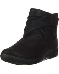 Clarks Flat boots for Women | Online Sale up to 70% off | Lyst
