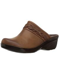 clarks woven leather clogs