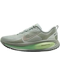Nike - Vomero 18 Laufschuhe Farbe: Hellgrau/Oliv/Grün; Größe: EUR 48.5 | US 14 | UK 13 - Lyst