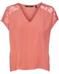 Vero Moda - Vmrusk Lace V-neck Ss Top Wvn Ga - Lyst