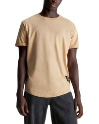 Calvin Klein - Jeans T-Shirt Kurzarm Badge Turn Up Sleeve Rundhalsausschnitt - Lyst