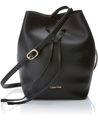 Calvin Klein Rev Medium Bucket - Negro