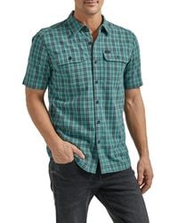 Lee Jeans - Extreme Motion All Purpose Classic Fit Short Sve Button Down Worker Shirt - Lyst