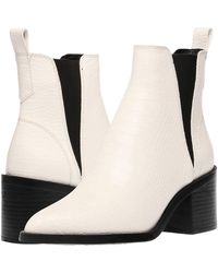 trap chelsea boot