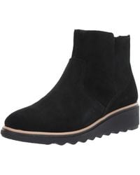 Clarks Boots for Women - Up to 65% off 