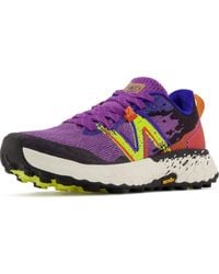New Balance - En frische Schaumstoff Hierro V7 Goldene Stunde / Mondschatten / roter Ton - Lyst