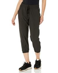 Amazon Essentials - Pantalone Jogger Corto in Tessuto Elasticizzato Ad Alte Prestazioni Donna - Lyst