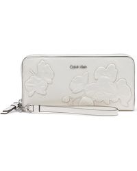 Calvin Klein - Key Item Saffiano Continental Geldbörse mit umlaufendem Reißverschluss und Handgelenkriemen - Lyst