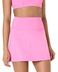 Amazon Essentials - Active FormFlex Buttery Soft Tennisrock mit integrierter Shorts und Taschen - Lyst