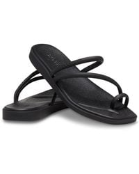 Crocs™ - Miami Studded Toe Loop Platte Sandalen Voor - Lyst