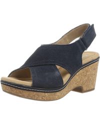 Clarks - Giselle Cove Wedge Sandaal Voor - Lyst