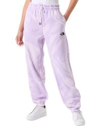 The North Face - Essential Pantaloni da Tuta Icy Lilac Garment Fold Print S - Lyst