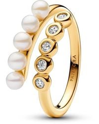 PANDORA - Timeless Anello aperto placcato in oro 14k con perla coltivata d'acqua dolce trattata bianca e zirconi cubici trasparenti - Lyst